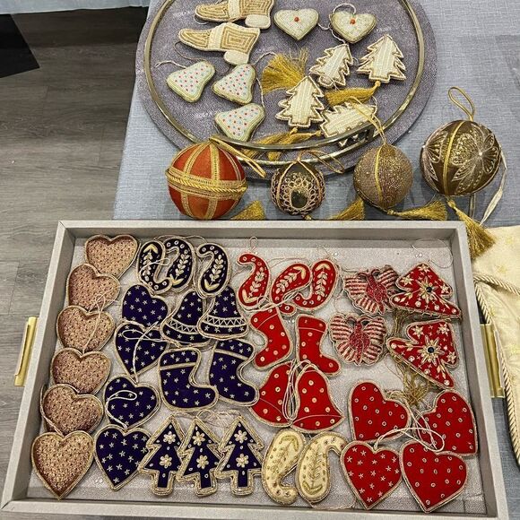 10 Gold Thread Tassle Holiday Christmas Tree Ball ornaments - Picture 1 of 9